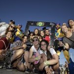 Un grupo de amigos hace botellón diferente al resto a la entrada de un festival en Granada: "te delata"