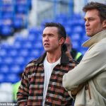 ¡La batalla de Hollywood! Tom Brady y Rob McElhenney llegan para el choque entre la estrella de la NFL de Birmingham y el actor de Wrexham, con David Beckham entre otras estrellas presentes